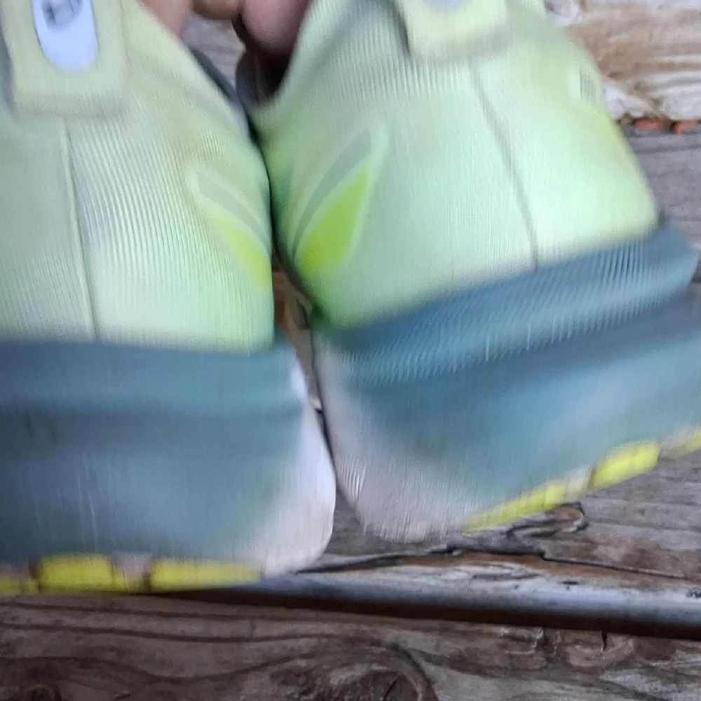 ASICS Women's Gel-Kayano Light Yellow Running Shoes - Picture 10 of 12